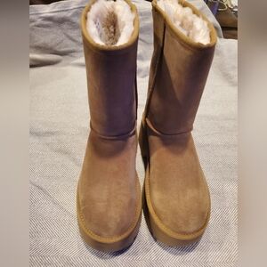 UGG Brown Shearling Platform Bootsbrand New Size 8